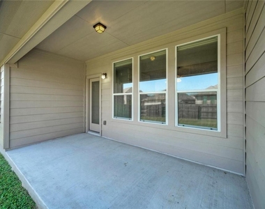 18413 Falcon Pointe Blvd - Photo Thumbnail 21
