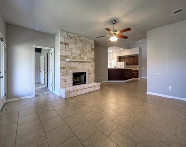 18413 Falcon Pointe Blvd - Photo Thumbnail 7