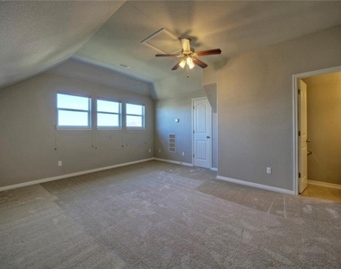 18413 Falcon Pointe Blvd - Photo Thumbnail 18