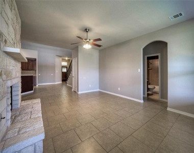 18413 Falcon Pointe Blvd - Photo Thumbnail 11