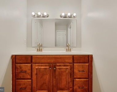 733 Reedy Circle - Photo Thumbnail 18