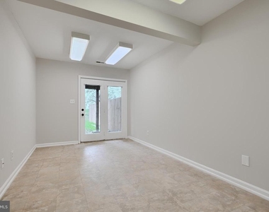 733 Reedy Circle - Photo Thumbnail 24