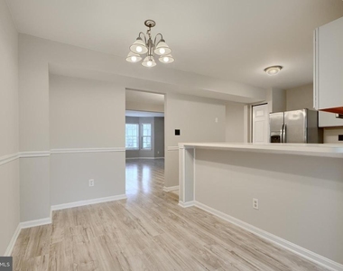 733 Reedy Circle - Photo Thumbnail 7