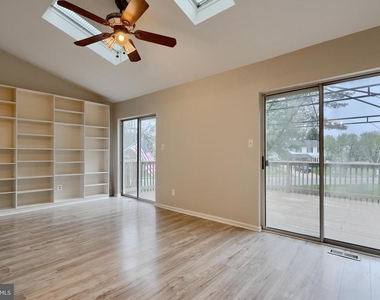 733 Reedy Circle - Photo Thumbnail 10