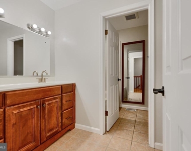733 Reedy Circle - Photo Thumbnail 17