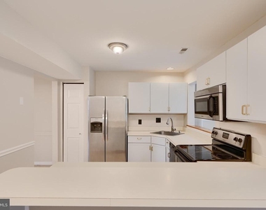 733 Reedy Circle - Photo Thumbnail 6