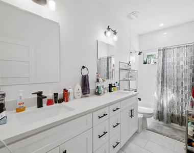1409 Greenwood Ave - Photo Thumbnail 22