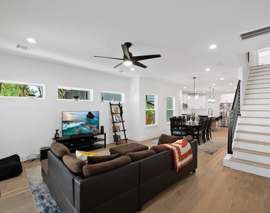 1409 Greenwood Ave - Photo Thumbnail 12