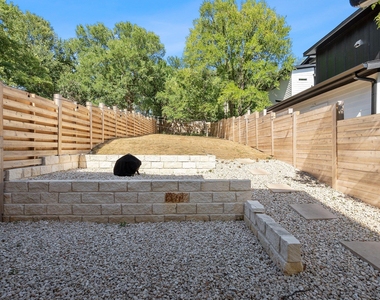 1409 Greenwood Ave - Photo Thumbnail 26