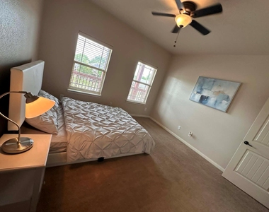 6900 Deorsam Loop - Photo Thumbnail 12