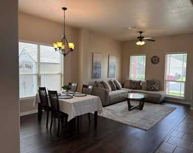 6900 Deorsam Loop - Photo Thumbnail 9