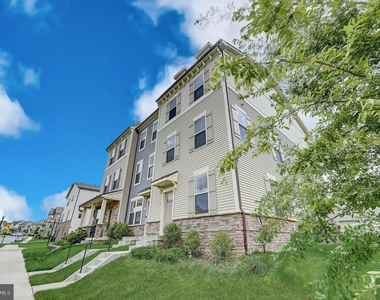 3608 Timber Green Drive - Photo Thumbnail 3