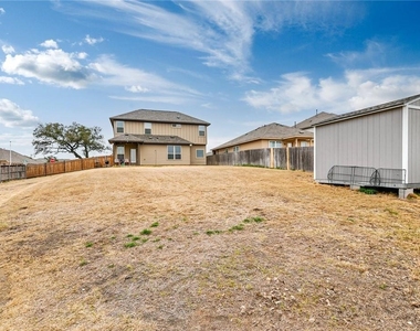 400 Lewisville Ln - Photo Thumbnail 20