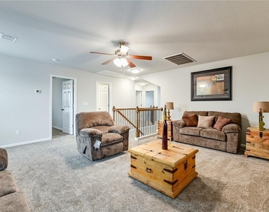 400 Lewisville Ln - Photo Thumbnail 14