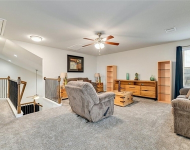 400 Lewisville Ln - Photo Thumbnail 13