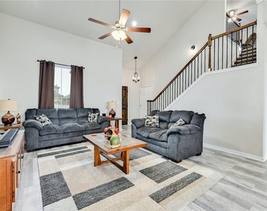 400 Lewisville Ln - Photo Thumbnail 5
