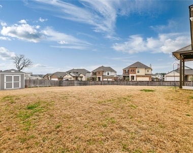400 Lewisville Ln - Photo Thumbnail 22