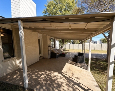 1105 Green Meadow Dr - Photo Thumbnail 17