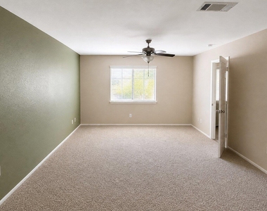 1105 Green Meadow Dr - Photo Thumbnail 7