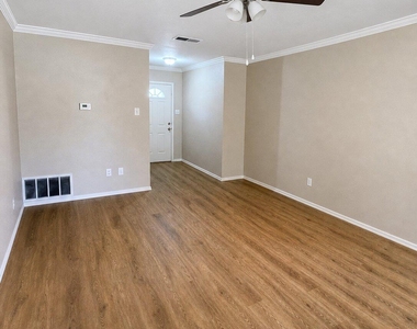 1105 Green Meadow Dr - Photo Thumbnail 2