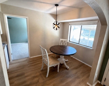 1105 Green Meadow Dr - Photo Thumbnail 4