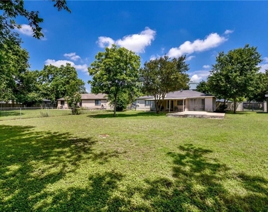 1105 Green Meadow Dr - Photo Thumbnail 21