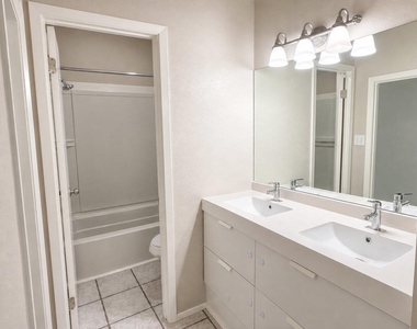 1105 Green Meadow Dr - Photo Thumbnail 9