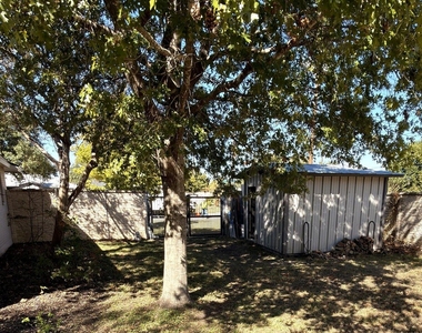 1105 Green Meadow Dr - Photo Thumbnail 20