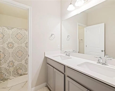 165 Carlina Loop - Photo Thumbnail 14