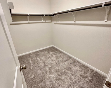 120 Oakdale Meadows Ln - Photo Thumbnail 15