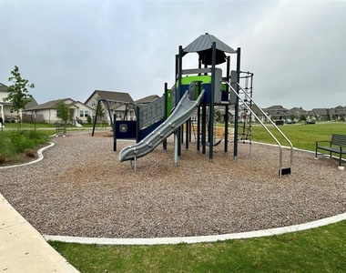 120 Oakdale Meadows Ln - Photo Thumbnail 22