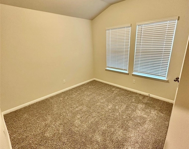 120 Oakdale Meadows Ln - Photo Thumbnail 11