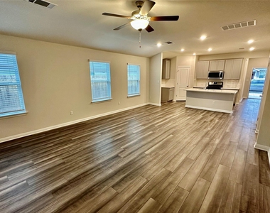 120 Oakdale Meadows Ln - Photo Thumbnail 9