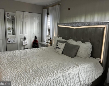 421 Spalding Court - Photo Thumbnail 10