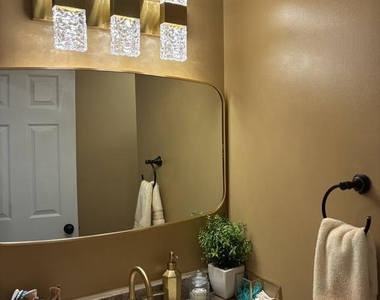 421 Spalding Court - Photo Thumbnail 12