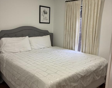 421 Spalding Court - Photo Thumbnail 14