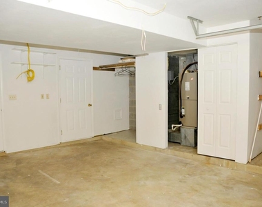 125 North Towne Court - Photo Thumbnail 15