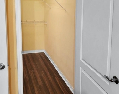 2505 San Gabriel St - Photo Thumbnail 2