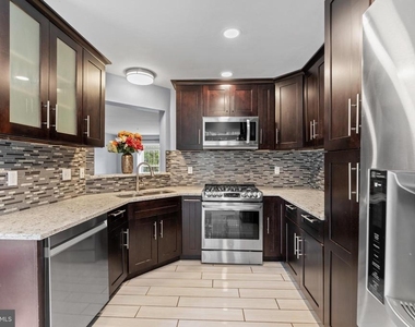 3336 Fordington Place - Photo Thumbnail 12