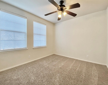 18524 Mammoth Cave Blvd - Photo Thumbnail 25