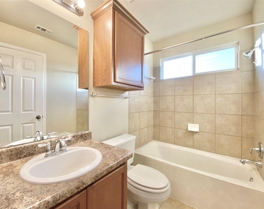 18524 Mammoth Cave Blvd - Photo Thumbnail 18
