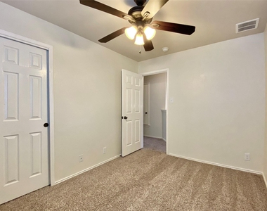 18524 Mammoth Cave Blvd - Photo Thumbnail 22