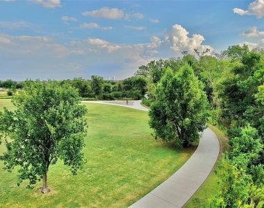 18524 Mammoth Cave Blvd - Photo Thumbnail 31