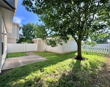 18524 Mammoth Cave Blvd - Photo Thumbnail 27