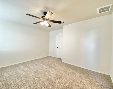 18524 Mammoth Cave Blvd - Photo Thumbnail 16