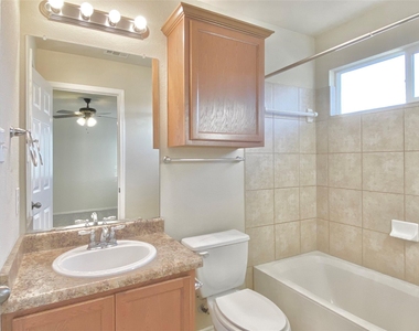 18524 Mammoth Cave Blvd - Photo Thumbnail 17