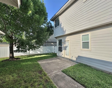 18524 Mammoth Cave Blvd - Photo Thumbnail 26