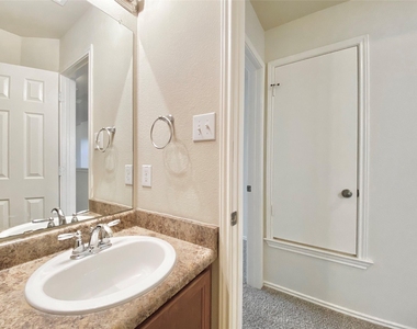 18524 Mammoth Cave Blvd - Photo Thumbnail 23