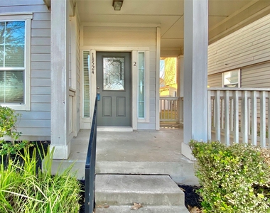 18524 Mammoth Cave Blvd - Photo Thumbnail 2