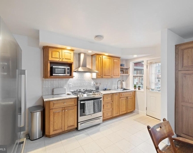 6834 Duluth Avenue - Photo Thumbnail 6